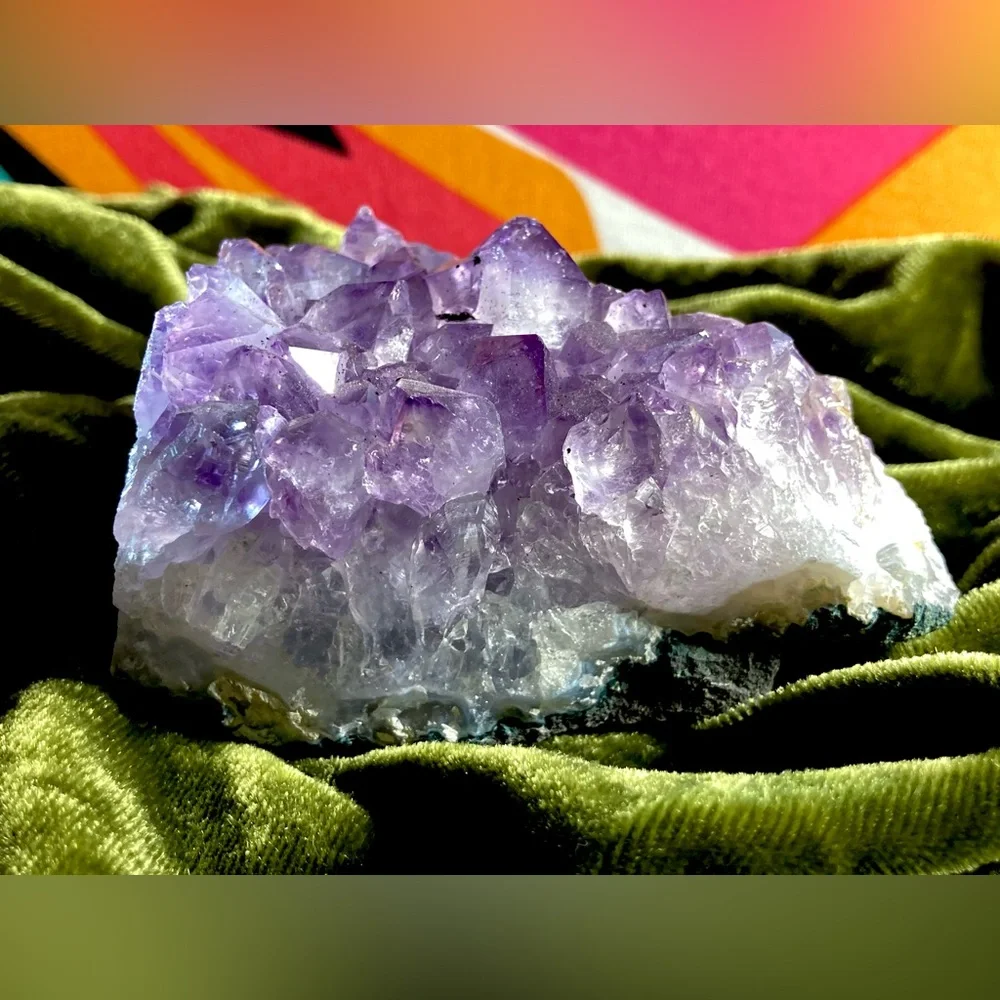 303g Natural Mineral Specimen Amethyst Quartz Crystal Beautiful Stone Rock